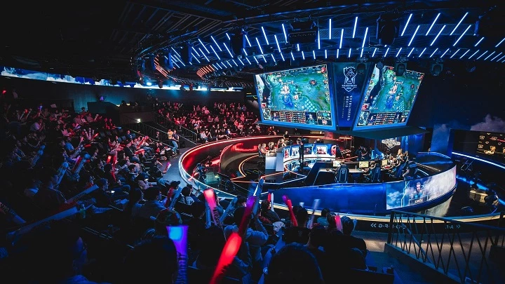 Узнаем подробности преобразования European League of Legends в EMEA Championship