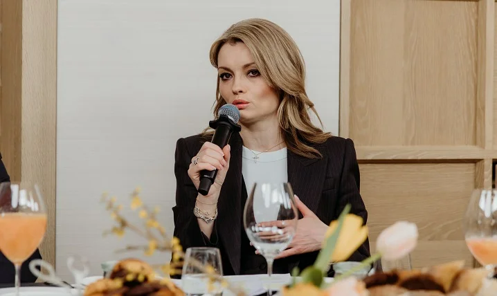 Эрика Сурикова рассказала о совместных социальных инициативах с букмекерами Эрика Сурикова рассказала о совместных социальных инициативах с букмекерами