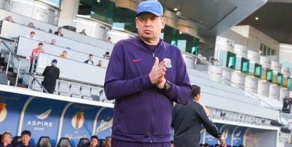 Юрий Семин: «Думаю, что Слуцкому нужно продолжать работу в Китае и выиграть чемпионат» Юрий Семин: «Думаю, что Слуцкому нужно продолжать работу в Китае и выиграть чемпионат»