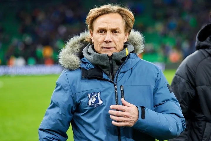 Валерий Карпин: «Те, кто говорит, что Fan ID – это нормально, не сталкивались с нюансами и не понимают, что на каждый матч надо привязывать билет и ждать кода» Валерий Карпин: «Те, кто говорит, что Fan ID – это нормально, не сталкивались с нюансами и не понимают, что на каждый матч надо привязывать билет и ждать кода»