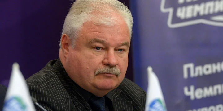 Владимир Плющев раскритиковал работу ФХР: «За последние 10 лет мы «родили» одного Капризова, и то он вне системы, просто сам очень талантливый» Владимир Плющев раскритиковал работу ФХР: «За последние 10 лет мы «родили» одного Капризова, и то он вне системы, просто сам очень талантливый»