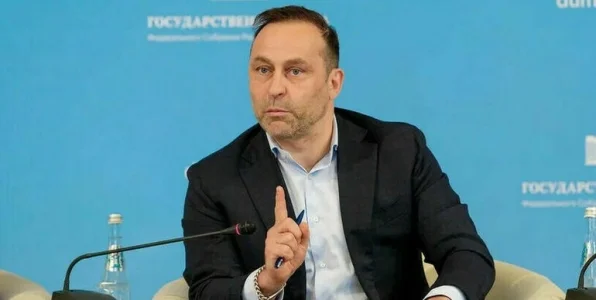В Госдуме назвали Гашека никудышным дряхлеющим стариком, который выжил из ума В Госдуме назвали Гашека никудышным дряхлеющим стариком, который выжил из ума