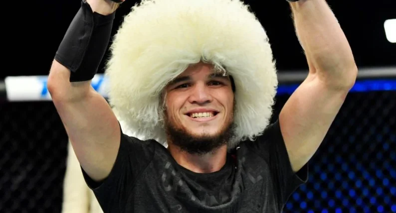 Умар Нурмагомедов поблагодарил UFC за помощь в восстановлении от травмы Умар Нурмагомедов поблагодарил UFC за помощь в восстановлении от травмы