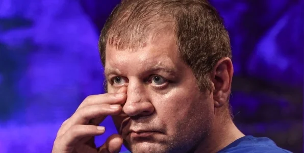 Гаджиев об операции Емельяненко: его Всевышний оберегает от боев, не надо ему драться