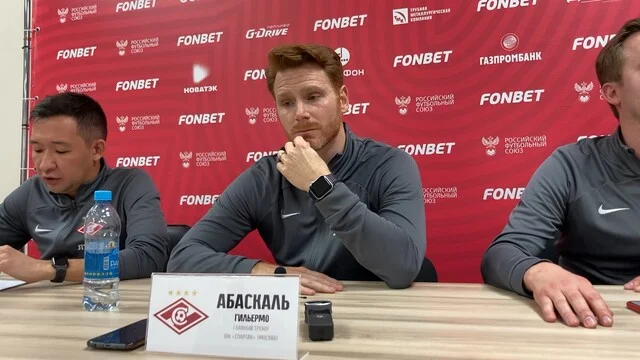 Абаскаль о критике: «Нужно прислушиваться к тем, кто обладает знаниями, а не сидит дома с телефоном» Абаскаль о критике: «Нужно прислушиваться к тем, кто обладает знаниями, а не сидит дома с телефоном»