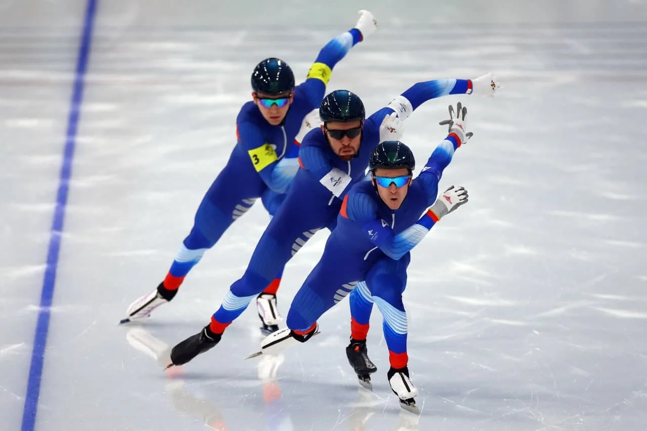 Российские конькобежцы вышли в финал командных соревнований Российские конькобежцы вышли в финал командных соревнований