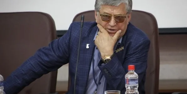 Тихонов: Согласен с Кокориным! Российские футболисты — это двоечники Тихонов: Согласен с Кокориным! Российские футболисты — это двоечники