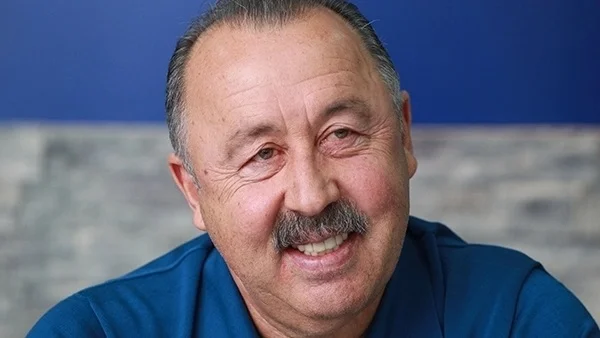 Газзаев о количестве команд в РПЛ: «Увеличить лигу надо было минимум в два раза» Газзаев о количестве команд в РПЛ: «Увеличить лигу надо было минимум в два раза»