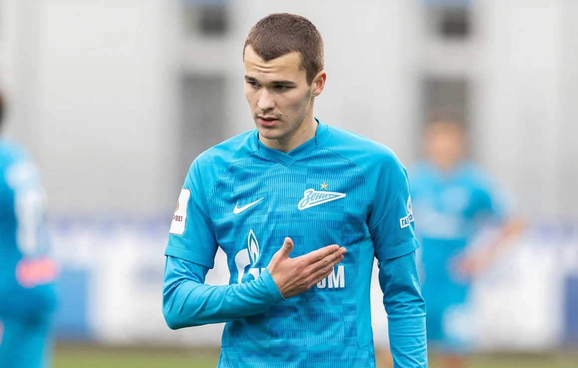 «Рубин» подписал 18-летнего игрока «Зенита» Кузнецова «Рубин» подписал 18-летнего игрока «Зенита» Кузнецова