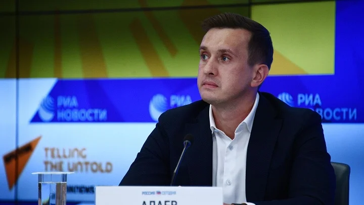 Алаев об РПЛ: «Мы движемся в правильном направлении с учетом обстоятельств» Алаев об РПЛ: «Мы движемся в правильном направлении с учетом обстоятельств»