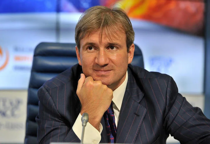 Александр Харламов: «Недавно читал интервью Вячеслава Фетисова, в котором было сказано, что в нашем хоккее не должно быть клубов-олигархов. Соглашусь с ним» Александр Харламов: «Недавно читал интервью Вячеслава Фетисова, в котором было сказано, что в нашем хоккее не должно быть клубов-олигархов. Соглашусь с ним»