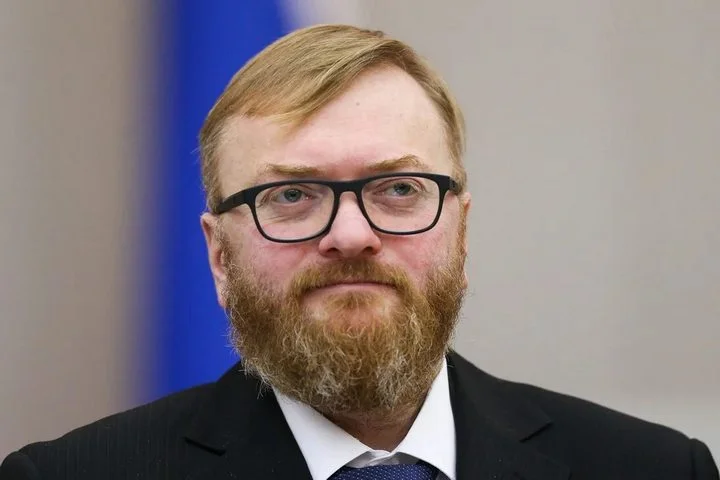 Виталий Милонов: «На стадионе должен быть дух спорта, а получается, что будет дух какого-то пивного отрыгона» Виталий Милонов: «На стадионе должен быть дух спорта, а получается, что будет дух какого-то пивного отрыгона»