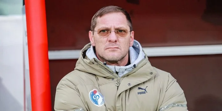 Дмитрий Пятибратов об увольнении Евсеева из «Факела»: «Руководители, думаю, посчитали так: сейчас пауза, возможно, новый тренер за это время сможет изменить ситуацию в лучшую сторону» Дмитрий Пятибратов об увольнении Евсеева из «Факела»: «Руководители, думаю, посчитали так: сейчас пауза, возможно, новый тренер за это время сможет изменить ситуацию в лучшую сторону»