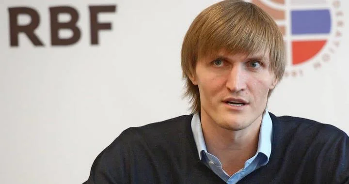 Андрей Кириленко: «Полтора года назад начали уходить от ветеранов и давать больше времени молодежи. У нас есть время полностью перестроить сборную России» Андрей Кириленко: «Полтора года назад начали уходить от ветеранов и давать больше времени молодежи. У нас есть время полностью перестроить сборную России»