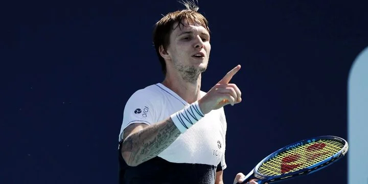 Александр Бублик - Иво Карлович. Прогноз на матч ATP Ньюпорт (14 июля 2021 года)
Александр Бублик - Иво Карлович. Прогноз на матч ATP Ньюпорт (14 июля 2021 года)