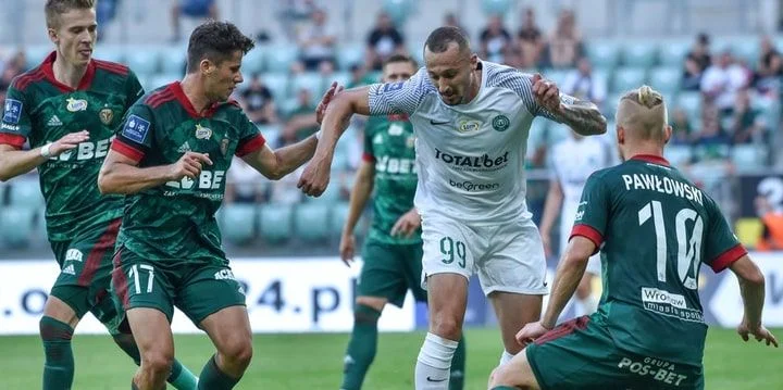 Гурник Ленчна — Варта. Прогноз на матч чемпионата Польши (6 августа 2021 года) Гурник Ленчна — Варта. Прогноз на матч чемпионата Польши (6 августа 2021 года)