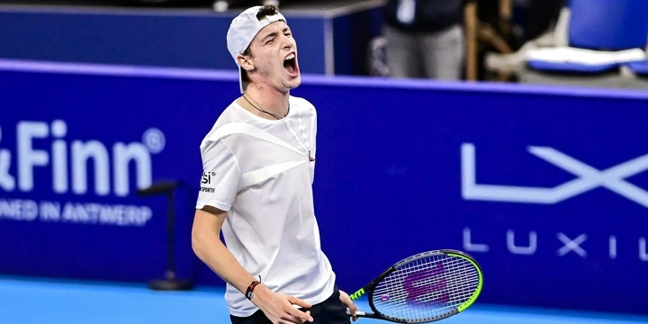 Лоренцо Сонего - Уго Умбер. Прогноз на матч ATP Торонто (9 августа 2021 года)
Лоренцо Сонего - Уго Умбер. Прогноз на матч ATP Торонто (9 августа 2021 года)