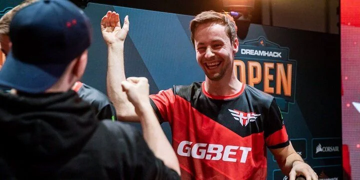 Heroic — Spirit. Прогноз на матч CS:GO (17 августа 2021 года) Heroic — Spirit. Прогноз на матч CS:GO (17 августа 2021 года)
