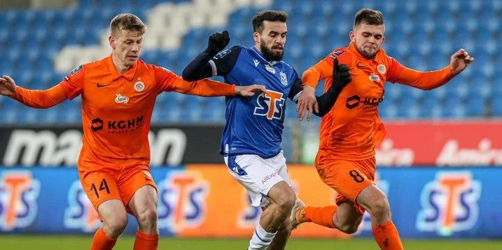 Радомяк Радом — Варта: прогноз на матч чемпионата Польши (20 августа 2021 года) Радомяк Радом — Варта: прогноз на матч чемпионата Польши (20 августа 2021 года)