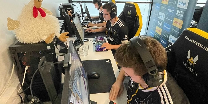 OG — Vitality. Прогноз на матч CS:GO (11 сентября 2021 года)