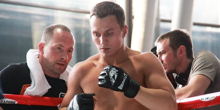 Александр Емельяненко — Артем Тарасов. Прогноз и ставка на выставочный бой (18 сентября 2021 года) Александр Емельяненко — Артем Тарасов. Прогноз и ставка на выставочный бой (18 сентября 2021 года)