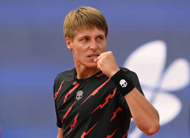 Тимофей Скатов - Илья Ивашка. Прогноз на матч ATP Нур-Султан (22 сентября 2021 года)
Тимофей Скатов - Илья Ивашка. Прогноз на матч ATP Нур-Султан (22 сентября 2021 года)