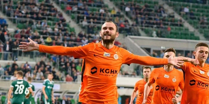Заглембе – Ягеллония. Прогноз на матч чемпионата Польши (1 октября 2021 года) Заглембе – Ягеллония. Прогноз на матч чемпионата Польши (1 октября 2021 года)