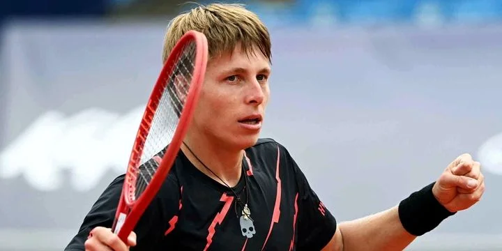 Илья Ивашка - Альберт Рамос-Винолас. Прогноз на матч ATP Париж (1 ноября 2021 года)
Илья Ивашка - Альберт Рамос-Винолас. Прогноз на матч ATP Париж (1 ноября 2021 года)