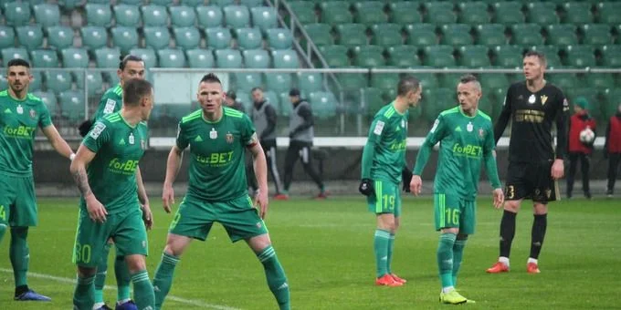 Гурник — Шленск. Прогноз на матч чемпионата Польши (3 декабря 2021 года) Гурник — Шленск. Прогноз на матч чемпионата Польши (3 декабря 2021 года)
