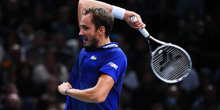 Даниил Медведев - Уго Умбер. Прогноз на матч Кубка ATP (2 января 2022 года)
Даниил Медведев - Уго Умбер. Прогноз на матч Кубка ATP (2 января 2022 года)