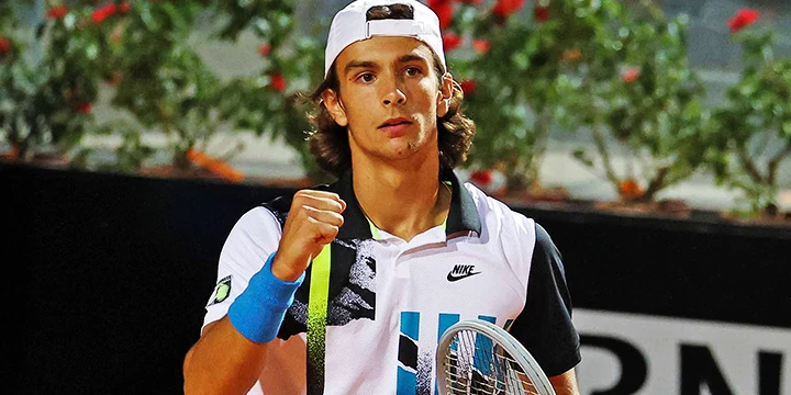 Лоренцо Музетти — Душан Лайович. Прогноз на матч ATP Гамбург (18 июля 2022 года)
Лоренцо Музетти — Душан Лайович. Прогноз на матч ATP Гамбург (18 июля 2022 года)
