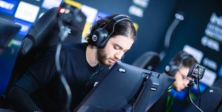 Outsiders — Falcons. Прогноз на матч CS:GO (9 октября 2022 года) Outsiders — Falcons. Прогноз на матч CS:GO (9 октября 2022 года)