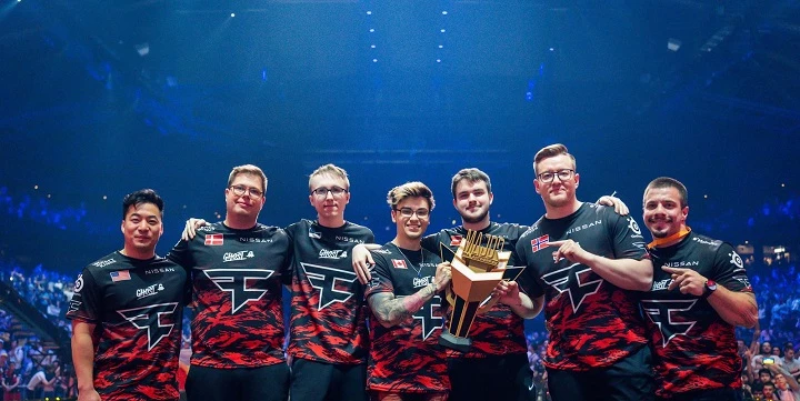 FaZe Clan — Heroic. Прогноз на матч CS:GO (24 ноября 2022 года)