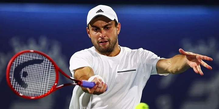 Таллон Грикспур — Аслан Карацев. Прогноз на матч ATP Пуна (6 января 2023 года)
