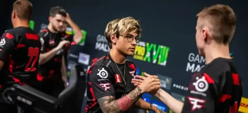 FaZe Clan — Na'Vi. Прогноз и ставки на матч CS:GO (17 сентября 2023 года) FaZe Clan — Na'Vi. Прогноз и ставки на матч CS:GO (17 сентября 2023 года)