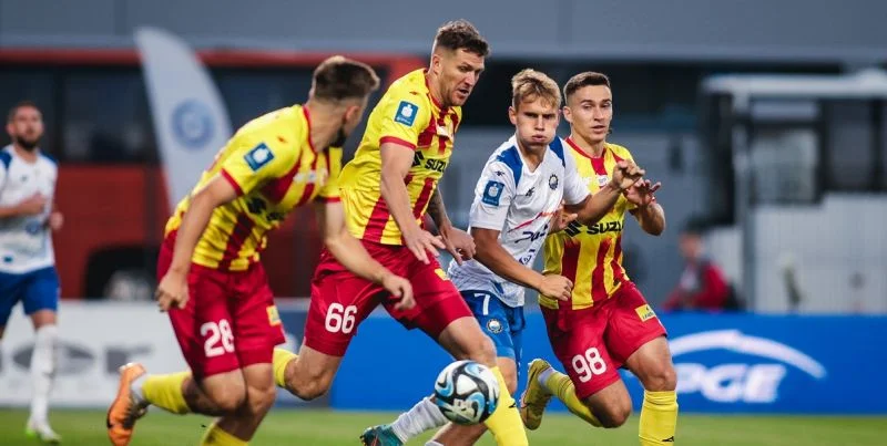 Корона — Варта. Прогноз и ставки на матч чемпионата Польши (6 октября 2023 года) Корона — Варта. Прогноз и ставки на матч чемпионата Польши (6 октября 2023 года)