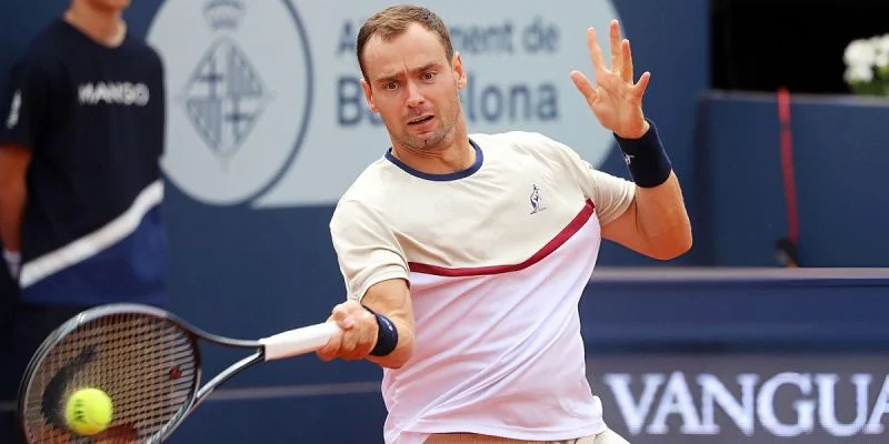 Сафиуллин — Сейбот Уайлд. Прогноз и ставки на матч ATP Мадрид (24 апреля 2024 года)
Сафиуллин — Сейбот Уайлд. Прогноз и ставки на матч ATP Мадрид (24 апреля 2024 года)