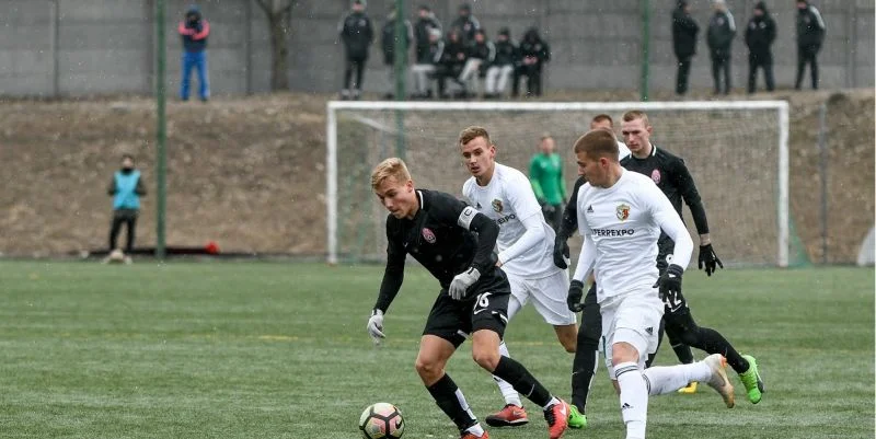 Заря — Верес. Прогноз (кф. 2.06) и ставки на матч чемпионата Украины (13 мая 2024 года)
Заря — Верес. Прогноз (кф. 2.06) и ставки на матч чемпионата Украины (13 мая 2024 года)