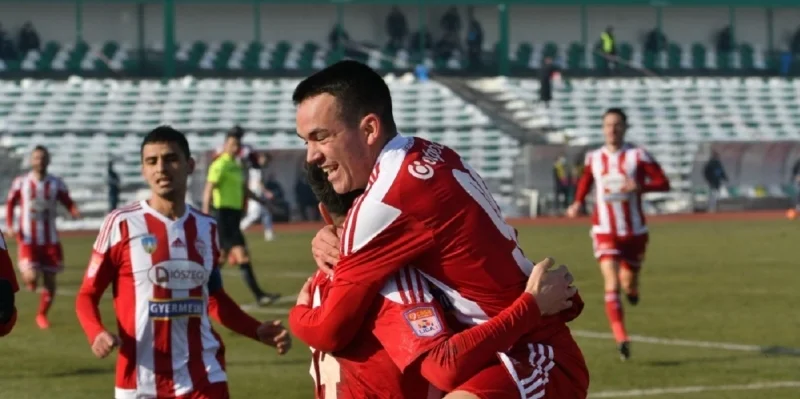 УТА Арад — Динамо Бухарест: прогноз (кф. 2.13) и ставки на матч чемпионата Румынии (10 марта 2025 года) УТА Арад — Динамо Бухарест: прогноз (кф. 2.13) и ставки на матч чемпионата Румынии (10 марта 2025 года)