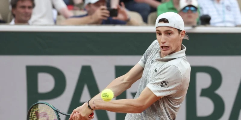 Даниэль Эванс - Уго Умбер: прогноз и ставки на матч ATP Хертогенбос (12 июня 2025 года) Даниэль Эванс - Уго Умбер: прогноз и ставки на матч ATP Хертогенбос (12 июня 2025 года)