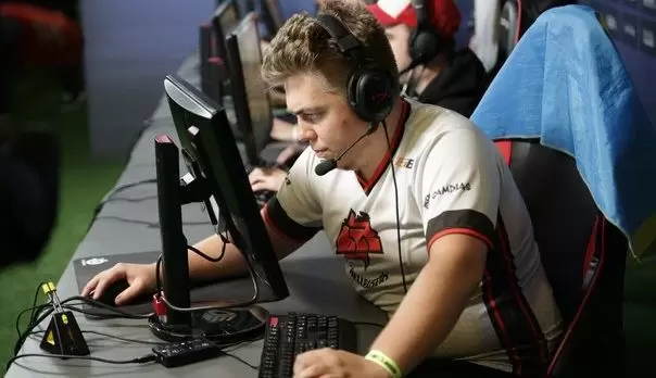 HellRaisers - Spaces. Прогнозы и ставки на CS:GO (11.04.2018) HellRaisers - Spaces. Прогнозы и ставки на CS:GO (11.04.2018)