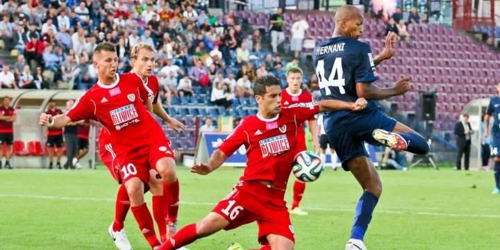 Погонь – Пяст. Прогноз на чемпионат Польши (30.07.2018) Погонь – Пяст. Прогноз на чемпионат Польши (30.07.2018)