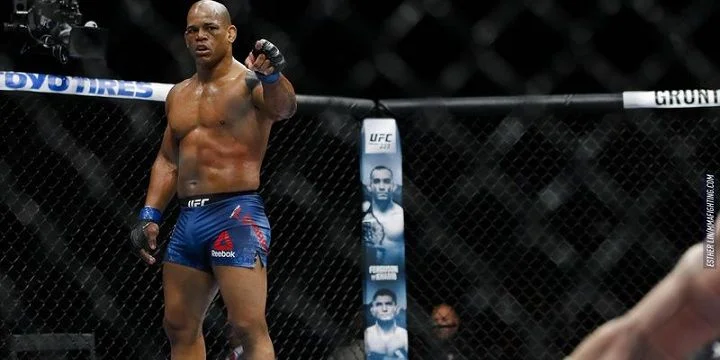 Гектор Ломбард - Тэлес Лейтес. Прогноз на UFC (23.09.2018) Гектор Ломбард - Тэлес Лейтес. Прогноз на UFC (23.09.2018)
