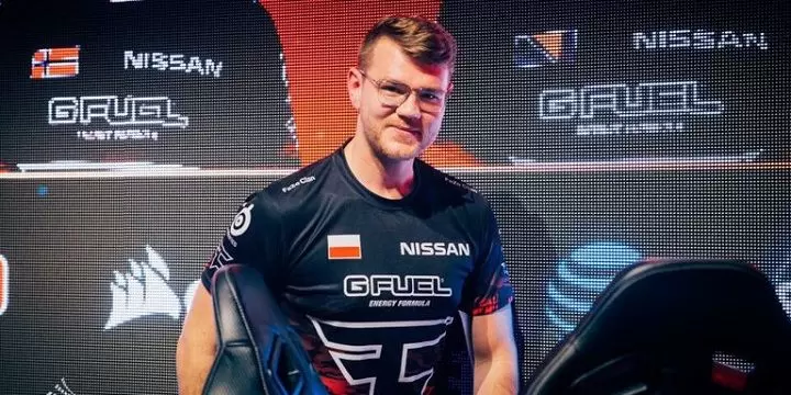 FaZe Clan - Renegades. Прогноз на матч CS:GO (02.07.2019)