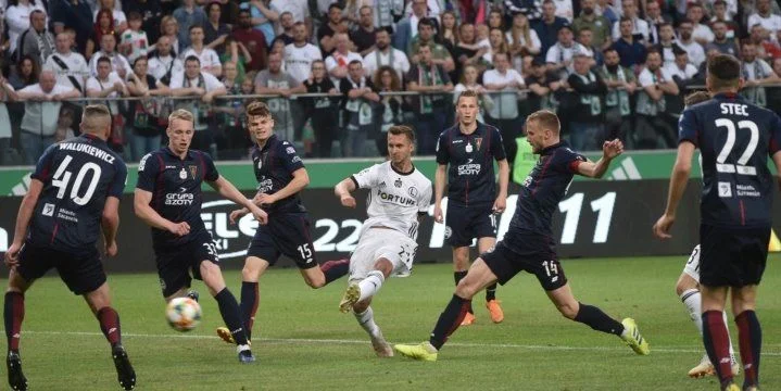 Легия – Погонь. Прогноз на матч чемпионата Польши (21.07.2019) Легия – Погонь. Прогноз на матч чемпионата Польши (21.07.2019)