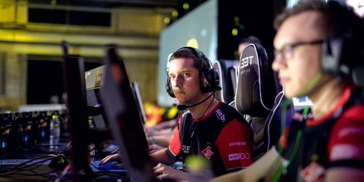 forZe - Syman. Прогноз на матч CS:GO (24.07.2019)