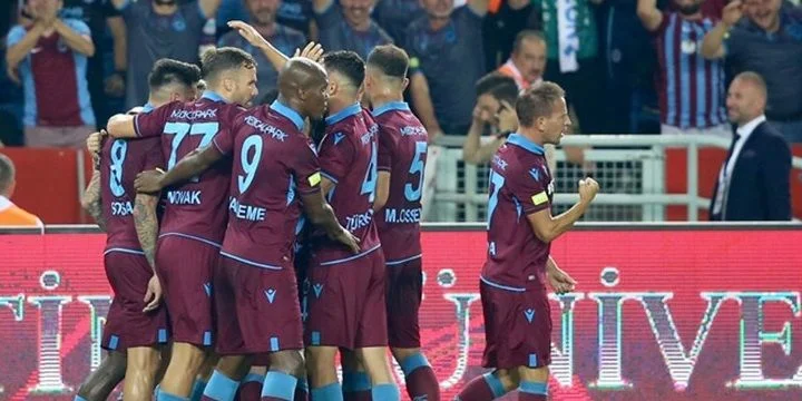 Трабзонспор — АЕК: прогноз на матч Лиги Европы (29 августа 2019 года) Трабзонспор — АЕК: прогноз на матч Лиги Европы (29 августа 2019 года)
