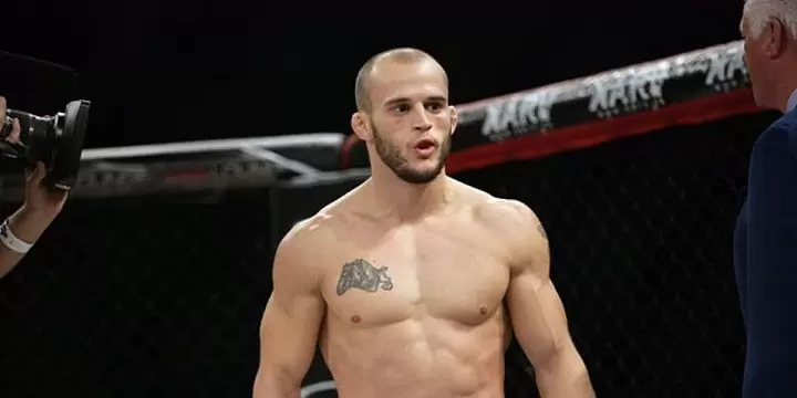 Коул Смит — Майлс Джонс. Прогноз на UFC (15 сентября 2019 года) Коул Смит — Майлс Джонс. Прогноз на UFC (15 сентября 2019 года)