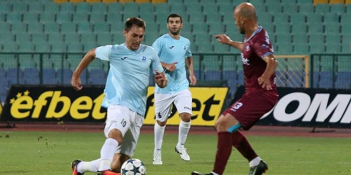 Царско Село — Дунав Рус. Прогноз (кф. 2,55) на матч чемпионата Болгарии (11 ноября 2019 года) Царско Село — Дунав Рус. Прогноз (кф. 2,55) на матч чемпионата Болгарии (11 ноября 2019 года)
