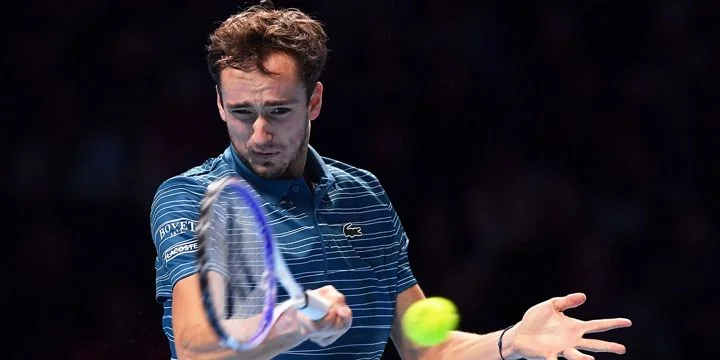 Медведев - Зверев. Прогноз на матч Итогового турнира ATP (15 ноября 2019 года)
Медведев - Зверев. Прогноз на матч Итогового турнира ATP (15 ноября 2019 года)